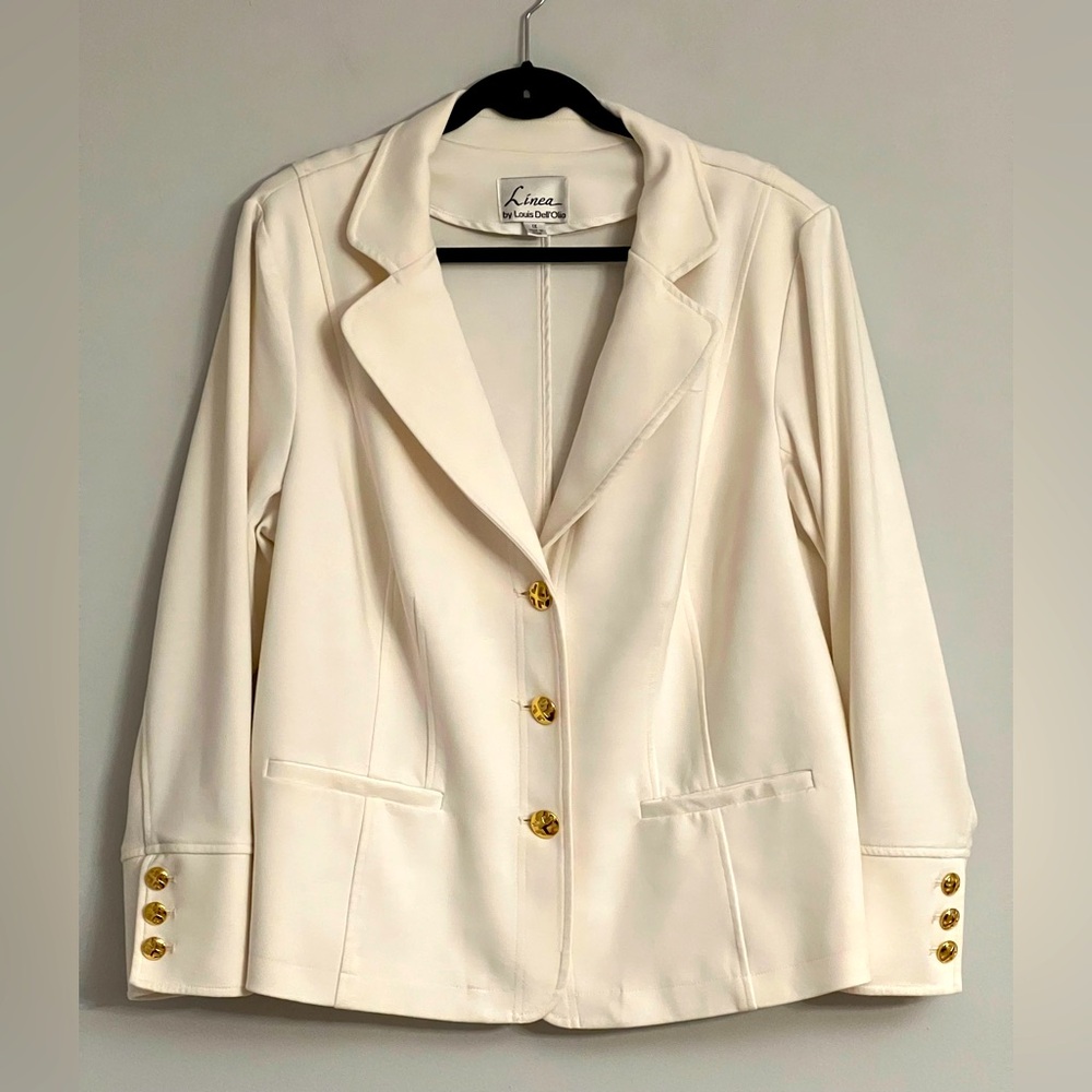Linea by Louis Dell'Olio Cream Blazer with Gold Buttons